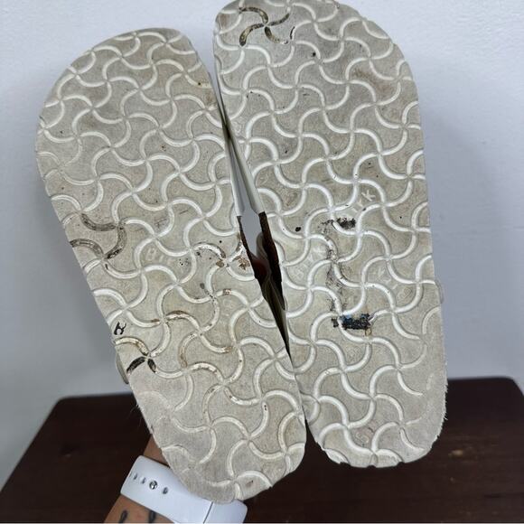 Birki’s Birkenstock White Patent 3 Strap Buckle Slide Sandals Size 37 US 6 - Picture 8 of 10